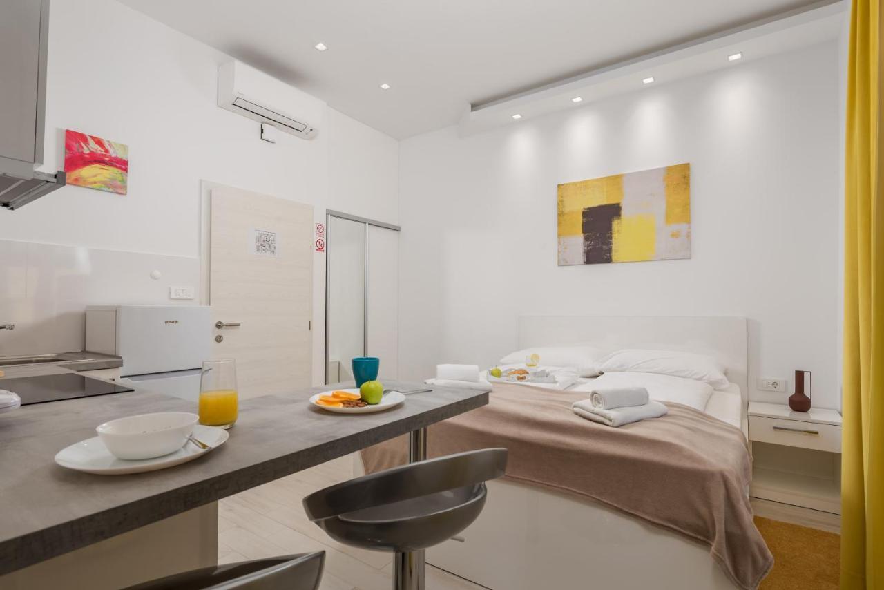 Lux Apartments 리예카 외부 사진