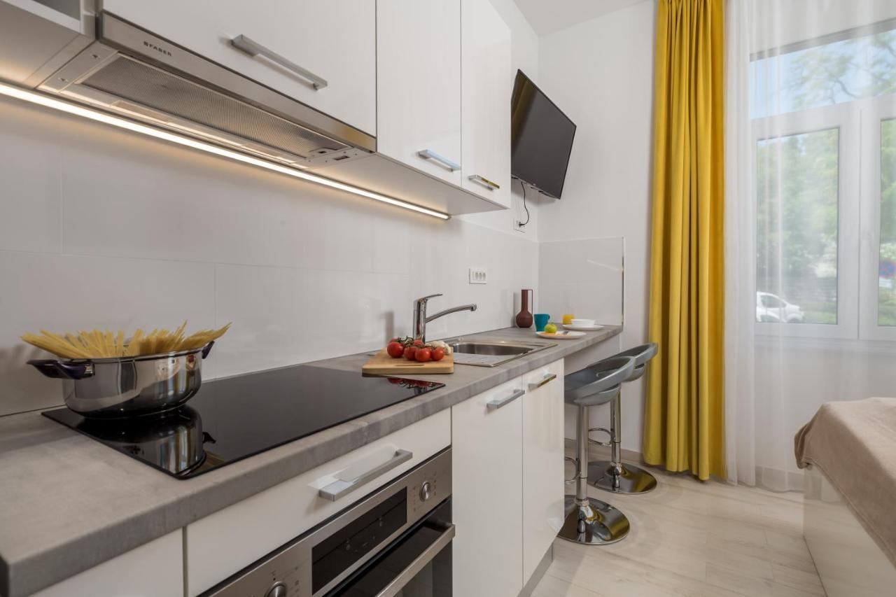 Lux Apartments 리예카 외부 사진