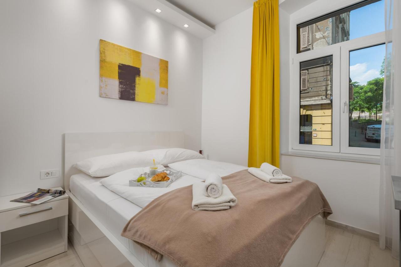 Lux Apartments 리예카 외부 사진